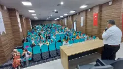 Geyve Gençlik Merkezinde Aşure Bolluğu: Müftü Faziletlerini Anlattı!
