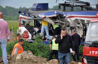 Tren kazası: 1 ölü 6 yaralı